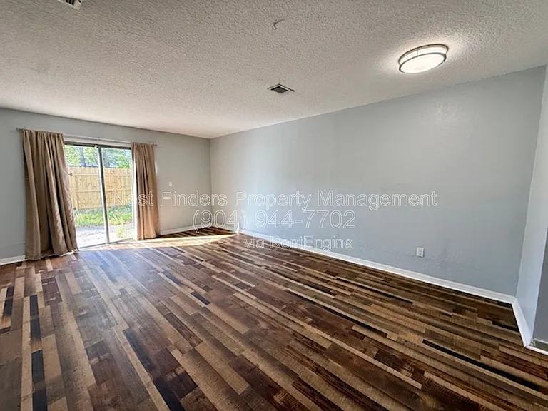 11406 Bedford Oaks Dr — Photo 6