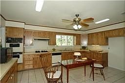 4th image of 405 Karlis Dr
