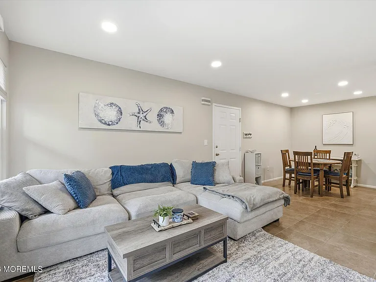 17 Hackamore Ct — Photo 4
