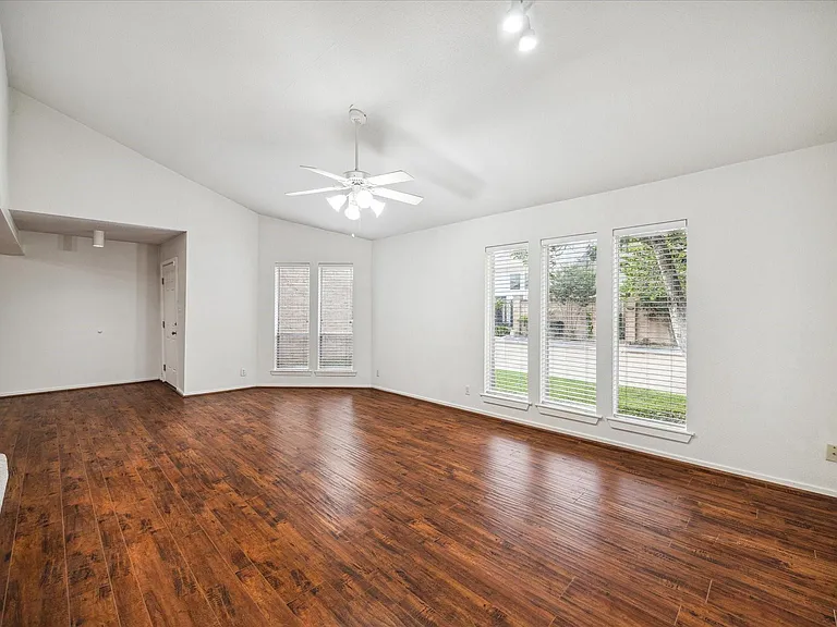 1864 S Gessner Rd — Photo 2