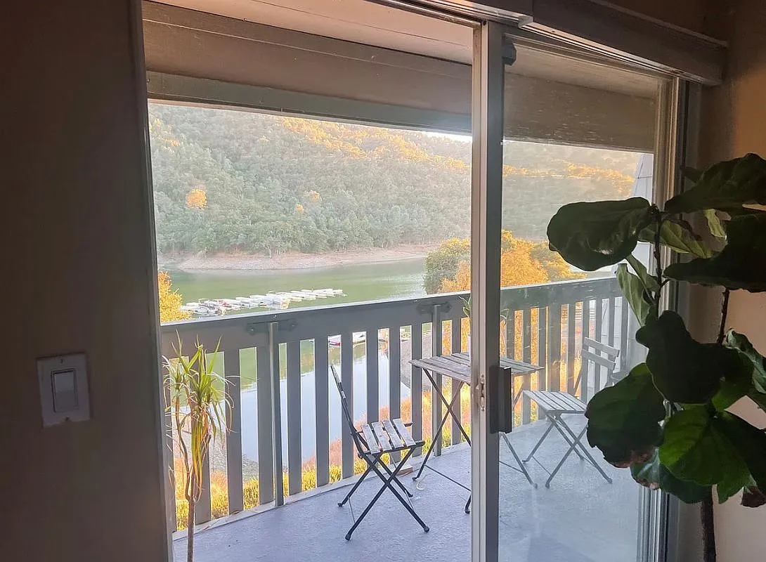2 bed, 1.0 bath, 781 sqft, $2,750 — Photo 2
