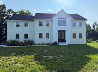 7 Morrow Ct, Walden, NY 12586