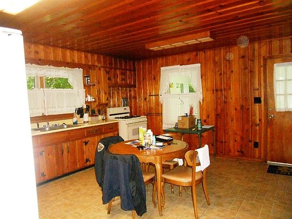 2nd image of 3126 Fairview Ave