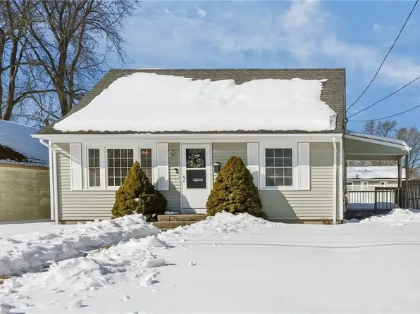 65 Almy St, Warwick, RI 02886