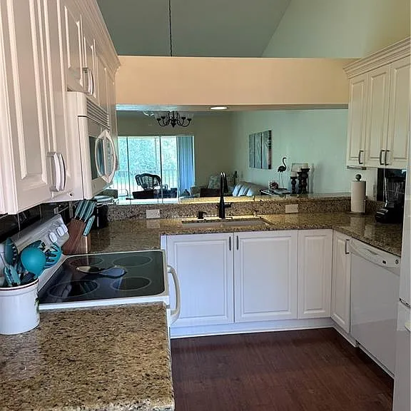 321 Robin Hood Cir #201 — Photo 5
