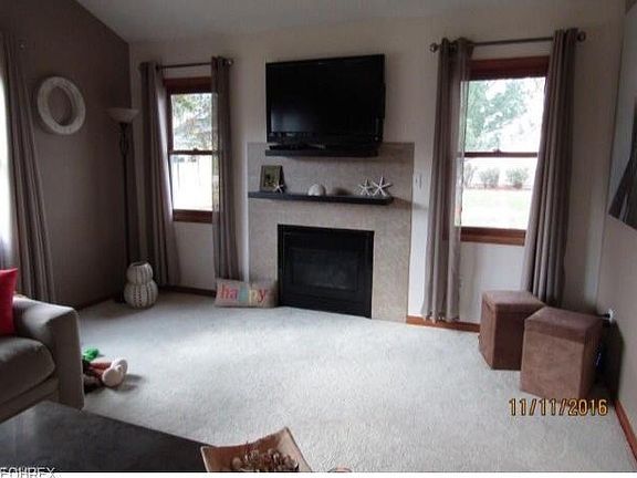 3rd image of 641 Meadow Ln