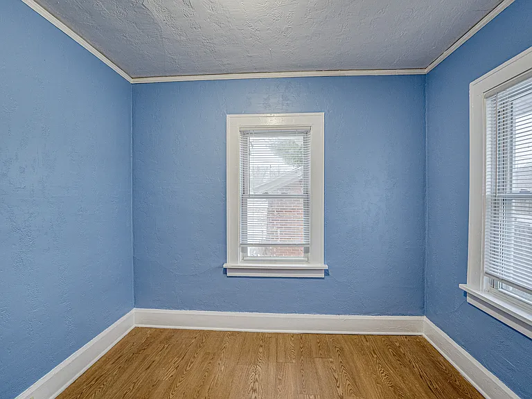 2403 Elm St — Photo 16
