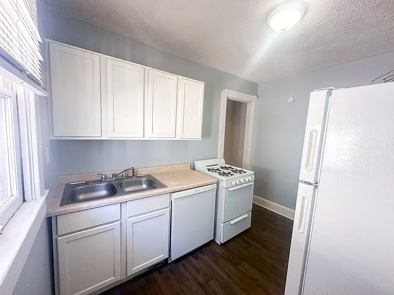 2043 N Talbott St #3 — Photo 9