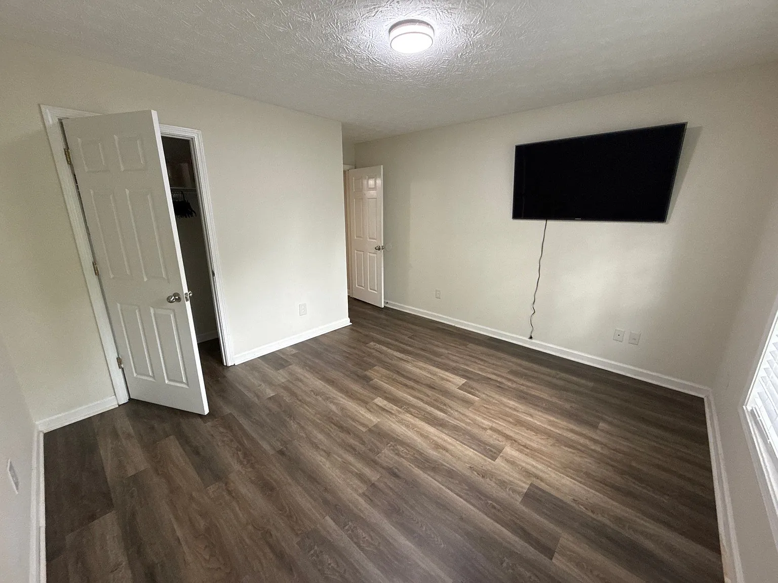 3 bed, 1550 sqft, $2,100 — Photo 4