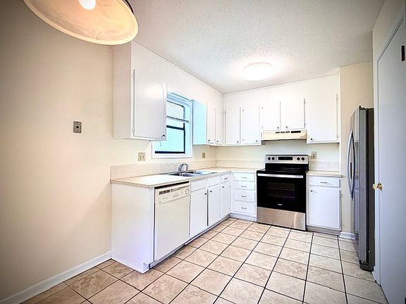 2nd image of 1649 Windsong Ct