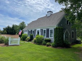 3 Dovetail Ln, Cotuit, MA 02635