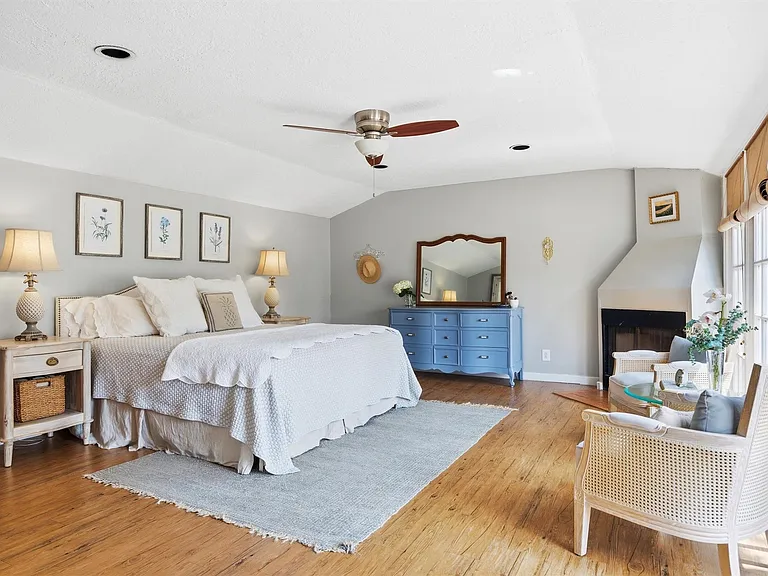 1507 Wethersfield Rd — Photo 21