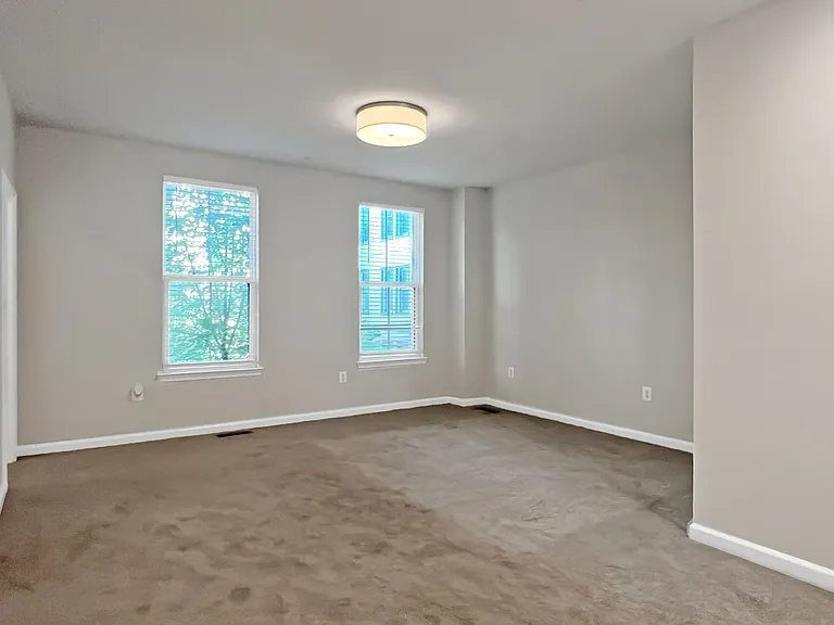 3201 Tribune Ct — Photo 6