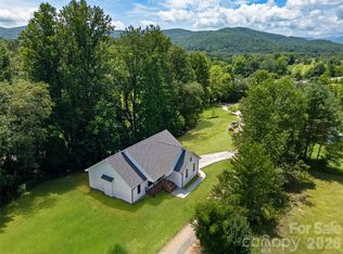 146 Cliff Rd, Penrose, NC 28766