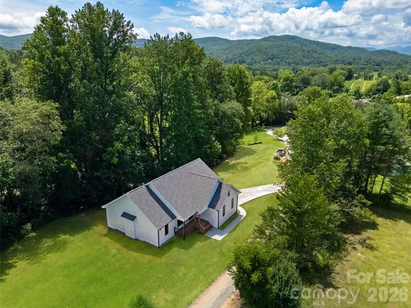 146 Cliff Rd, Penrose, NC 28766