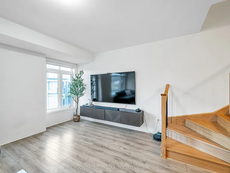 9 Esquire Way — Photo 7