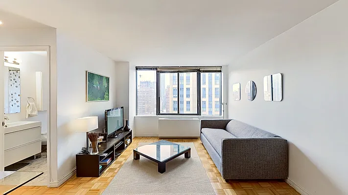 Rented by Compass | media 16