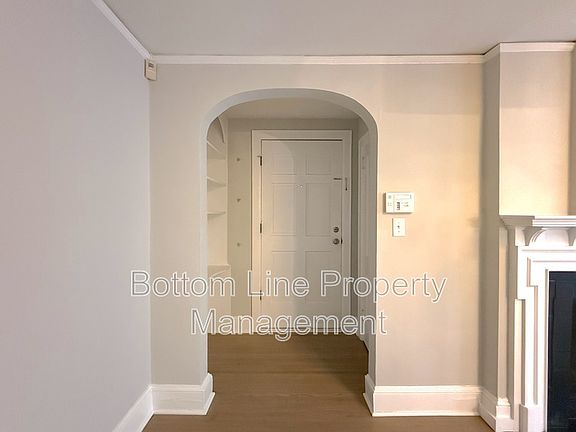 2nd image of 2437 Shenandoah Ave