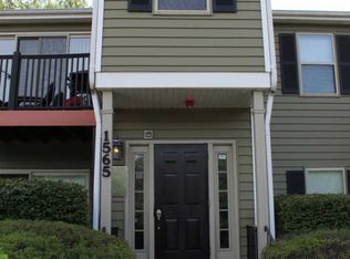 1565 Raymond Dr APT 202, Naperville, IL 60563