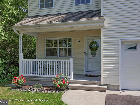 2nd image of 38 Southwind Dr