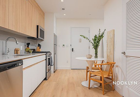 4th image of 378 Weirfield St #410
