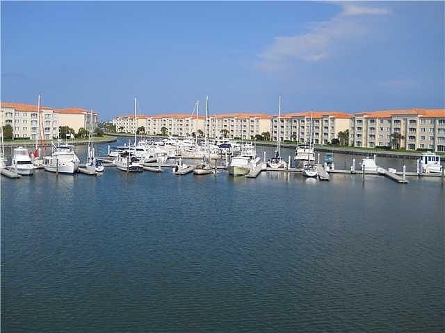 1st image of 11 Harbour Isle Dr E #305