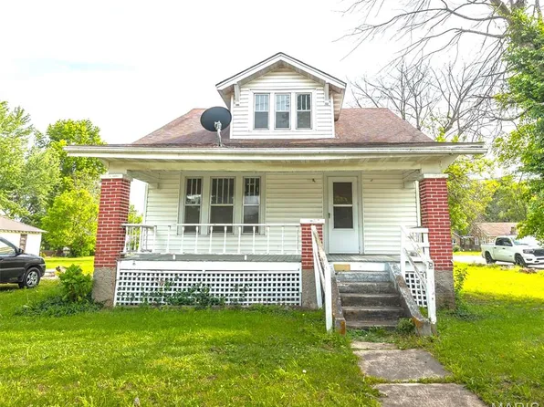607 W 3rd St, Belle, MO 65013