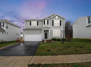 910 Burtwood Dr, Pataskala, OH 43062