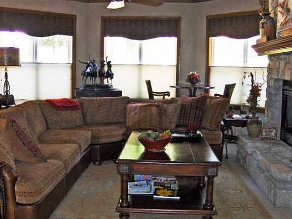 Den/Family/Great room