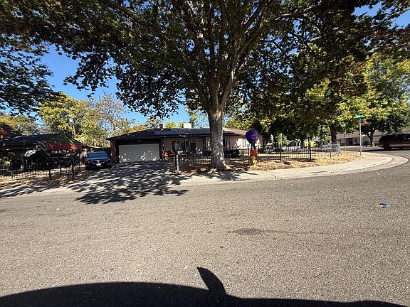 2nd image of 1 W Mayfair Ave