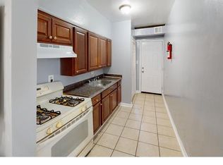 411 Atlantic St SE #4, Washington, DC 20032