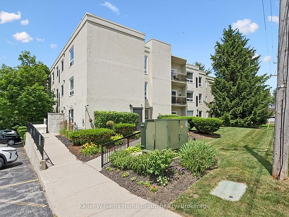 3rd image of 245 Queen St W #305