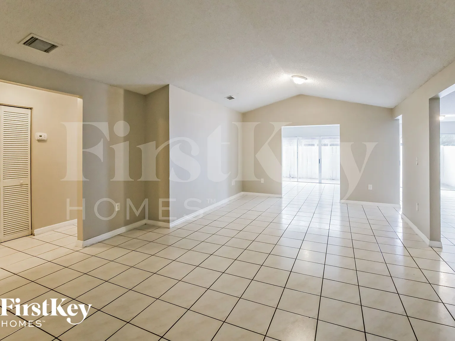 4 bed, 2.0 bath, 2114 sqft, $3,370 — Photo 3