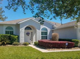 5424 Spectacular Bid Dr, Zephyrhills, FL 33544