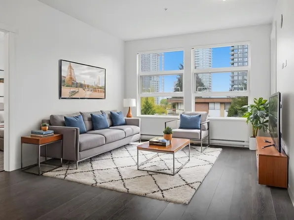 607 Cottonwood Ave #302, Coquitlam, BC V3J 0H1