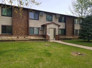 817 Cheshire Ct, Freeport, IL 61032