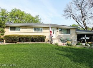1028 E Lilac Dr, Palatine, IL 60074