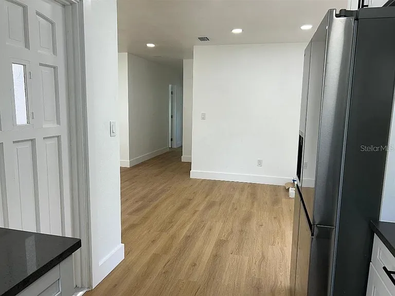4611 W McElroy Ave — Photo 18