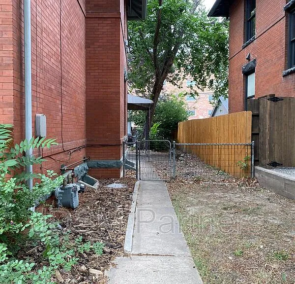 1260 Vine St #4 — Photo 20