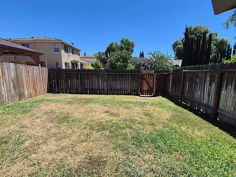 3332 Jayanne Way — Photo 26