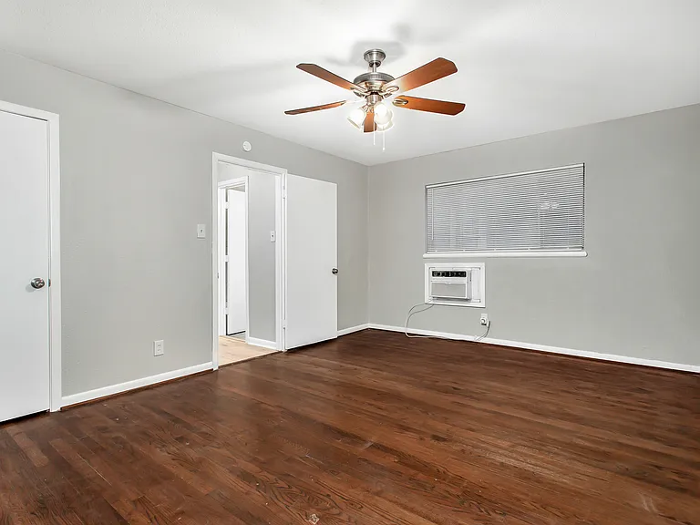 4916 Worth St #1 — Photo 15