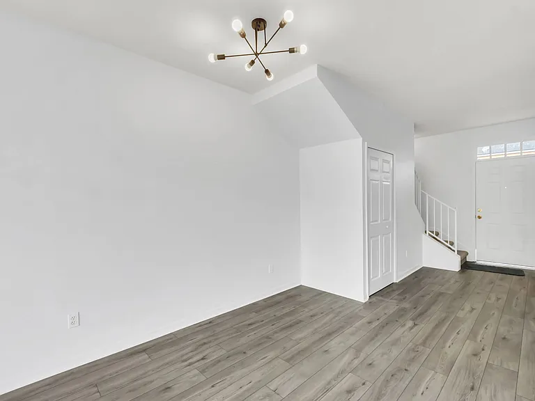 4505 Saint Georges Ct — Photo 17