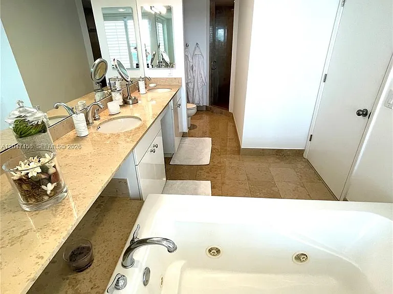4775 Collins Ave #2305 — Photo 12