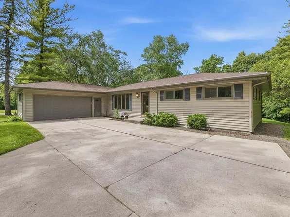 W6878 Riverbend Rd, Fond Du Lac, WI 54937