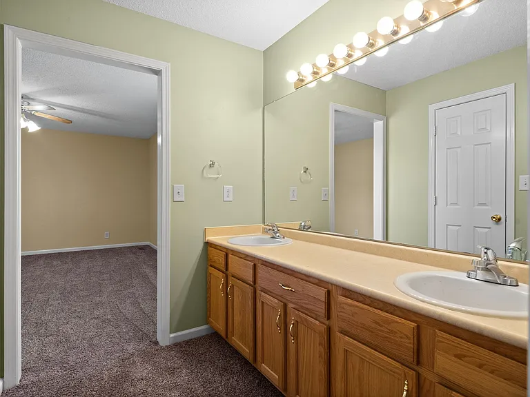 3404 Dresden Way — Photo 19
