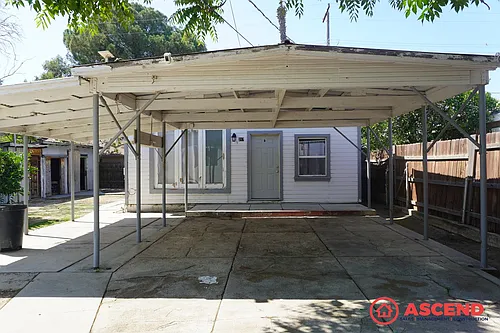 217 East Warren Avenue Photo 1