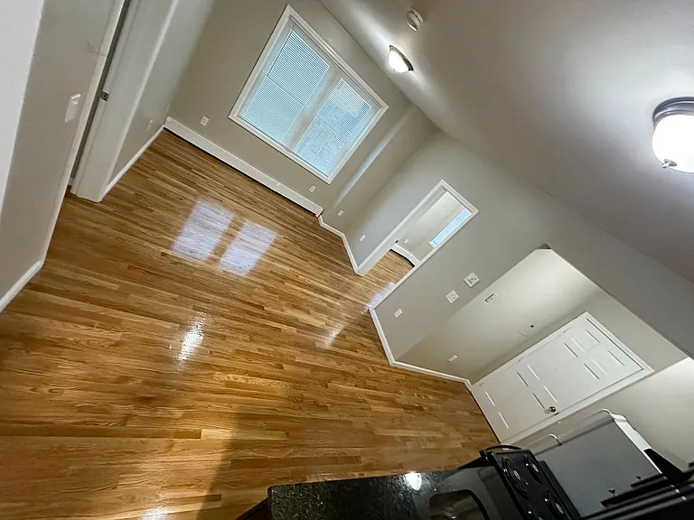 20 High St — Photo 2