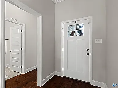 3 bed, 1919 sqft, $2,100 — Photo 2