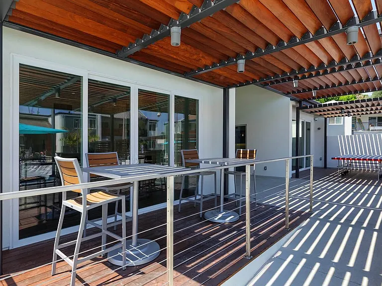 Beverly Plaza Apartments — Photo 19
