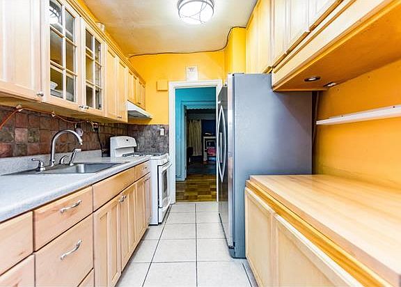 5th image of 3400 Wayne Ave #61